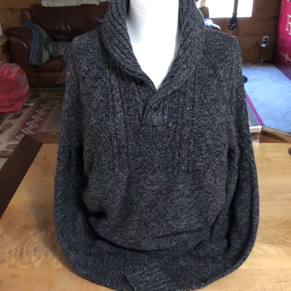 American Eagle 🦅 gray sweater